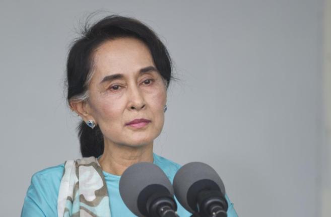 El mito de Aung San Suu Kyi se resquebraja pese al apoyo de Barack Obama. Por Mónica G. Prieto
