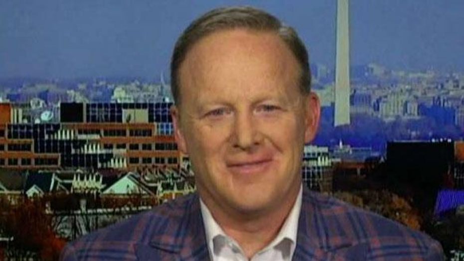 Sean Spicer: Sarah Sanders’ departure ‘absolutely not’ tied to Trump’s foreign dirt comments