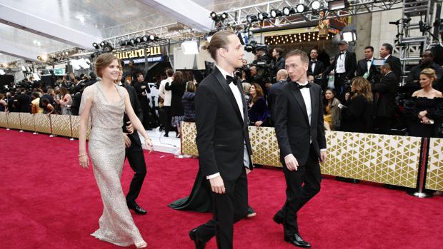 La alfombra roja de los Oscar 2020, en directo: La lluvia ensombrece el paseo de las estrellas