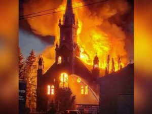 El Dios de los Tk’emlúps te Secwepemc «El Gran Espíritu», ha comenzado a quemar Canadá –