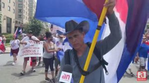 Manifestación en Washington por Cuba. Curiosa una vez más la presencia del mexicano Roberto Márquez, cercano a BLM –